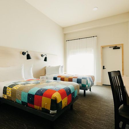 Metis Crossing Hotel Smoky Lake Kültér fotó