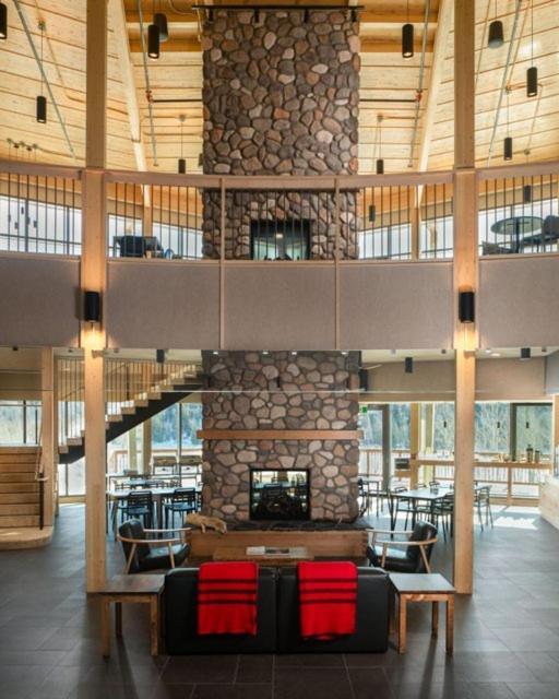 Metis Crossing Hotel Smoky Lake Kültér fotó