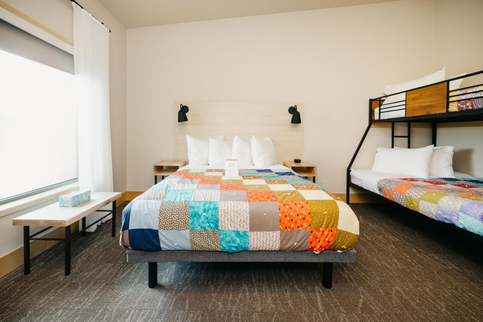 Metis Crossing Hotel Smoky Lake Kültér fotó